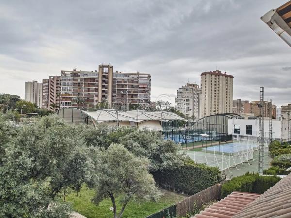 Chalet adosado en calle Trident, 18