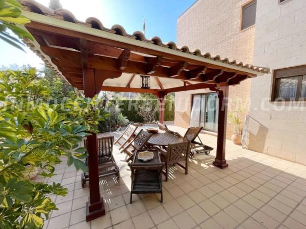 Chalet pareado en avenida de la Costa Blanca