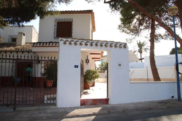 Chalet adosado en calle Balandro, 6