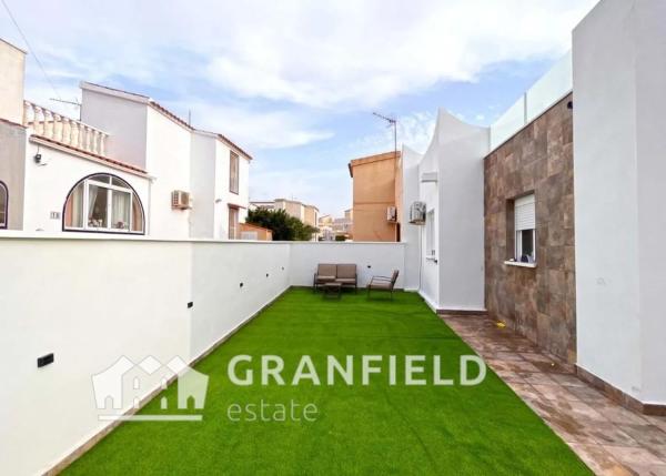 Chalet en Barrio Lomas de Cabo Roig-Los Dolses