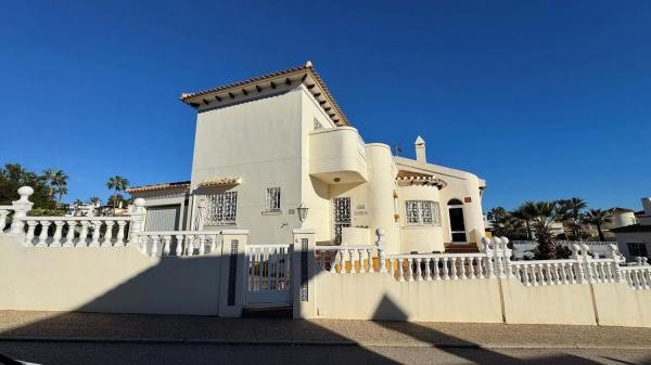 Chalet en Barrio Lomas de Cabo Roig-Los Dolses