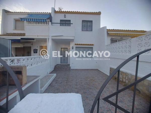 Chalet adosado en calle Neptuno