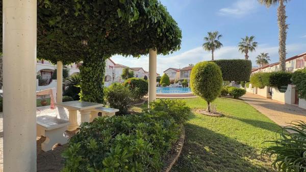 Chalet en Barrio La Zenia