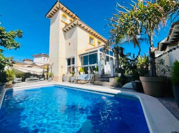 Chalet en Barrio Campoamor