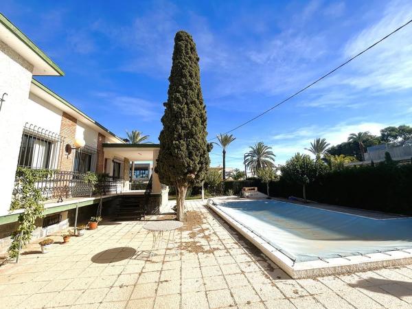 Casa independiente en calle el Torreón, 27