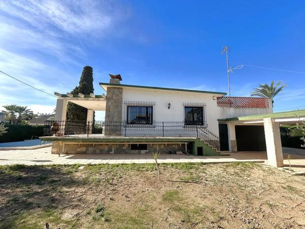 Casa independiente en calle el Torreón, 27