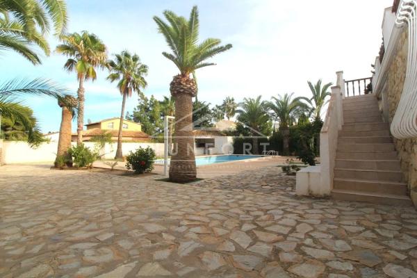 Chalet en Barrio Lomas de Cabo Roig-Los Dolses