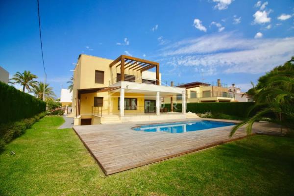 Chalet en Barrio Cabo Roig