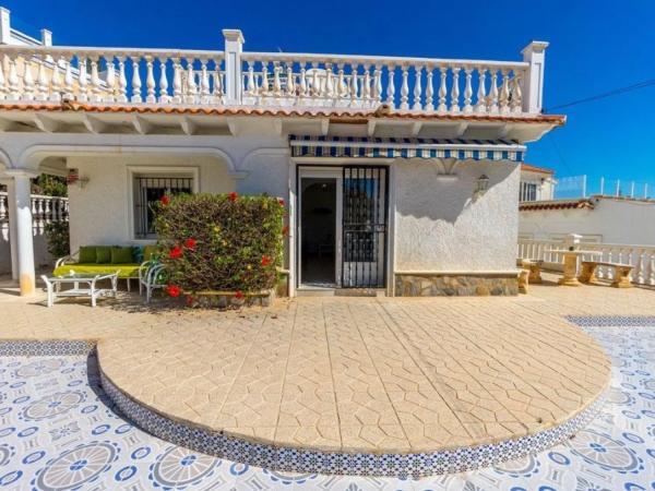 Casa independiente en calle los Claveles, 13