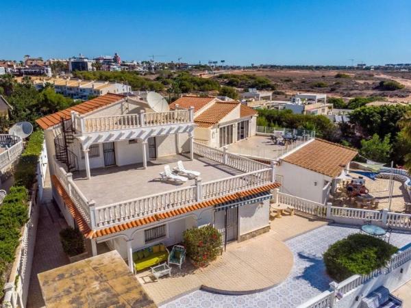 Casa independiente en calle los Claveles, 13