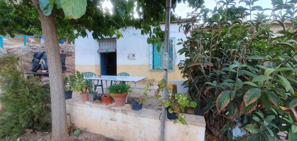 Casa de pueblo en calle de los Pinares