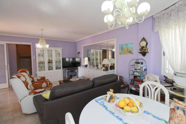 Chalet en Barrio Los Almendros-La Florida