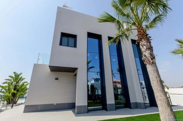 Chalet en Barrio Campoamor