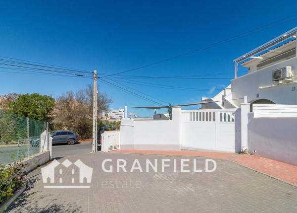 Chalet en calle Minerva, 75