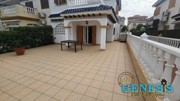 Chalet adosado en calle Higuera s/n