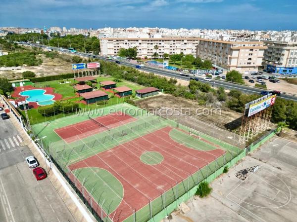 Chalet adosado en Residencial Parque de las Naciones