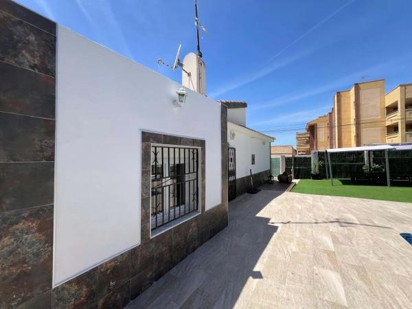 Casa independiente en calle Campoamor