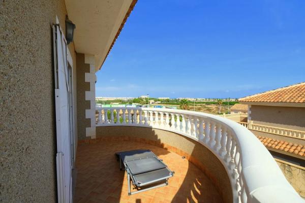 Chalet en Barrio Los Balcones - Los Altos del Edén