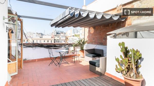 Precioso ático tipo loft en calle Casanova, Barcelona