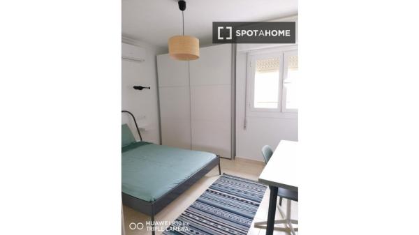 Chambre à louer dans un appartement de 3 chambres à Son Dameto, Palma