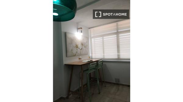 Room for rent in 3-bedroom apartment in Son Dameto, Palma