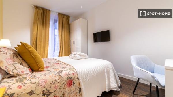 Apartamento de 3 dormitorios en alquiler en Centro, Madrid