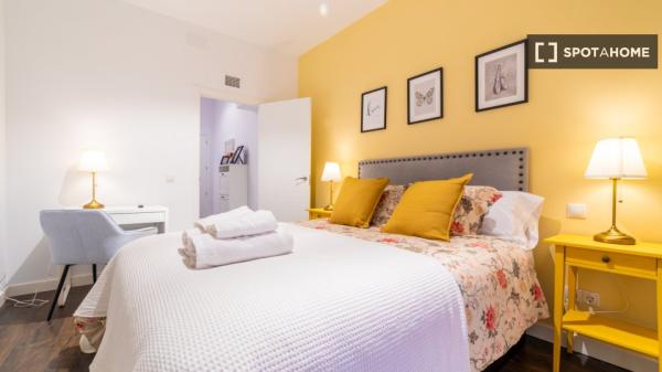 Apartamento de 3 dormitorios en alquiler en Centro, Madrid