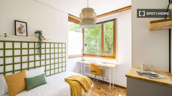 Quarto individual para alugar em Madrid