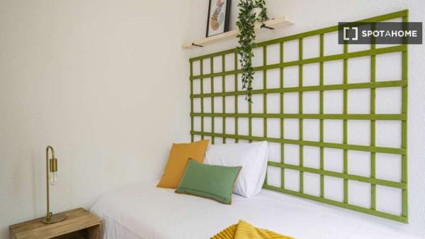 Quarto individual para alugar em Madrid