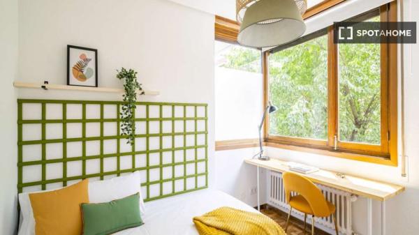 Quarto individual para alugar em Madrid