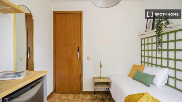 Quarto individual para alugar em Madrid