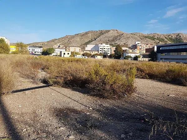 Terreno en avenida Constitución