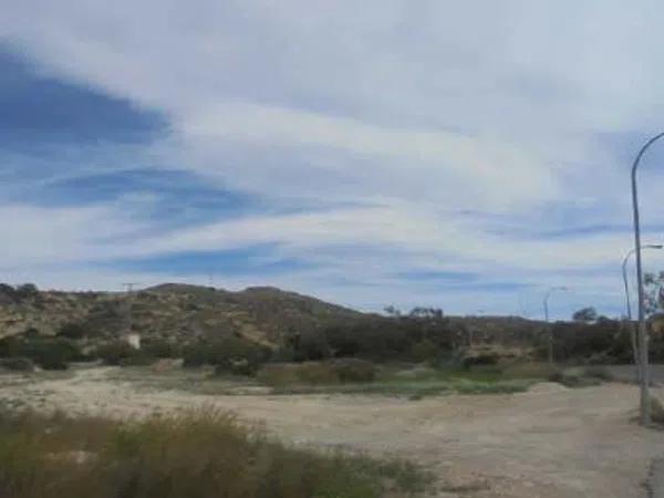 Terreno en carretera Alicante-Valencia, 120