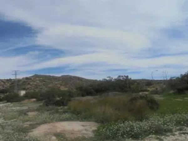 Terreno en carretera Alicante-Valencia, 120