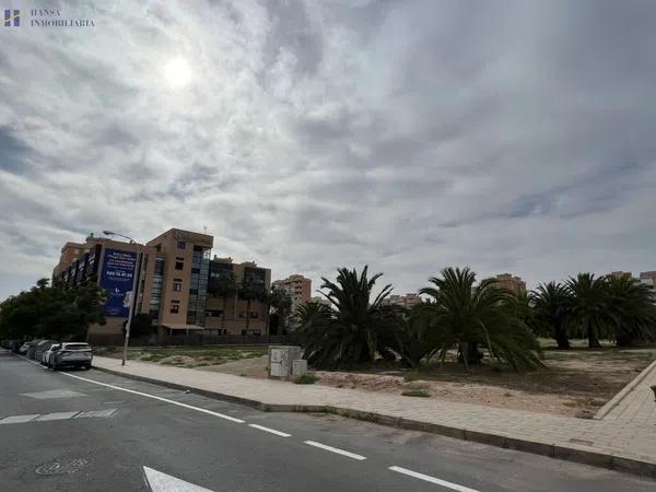 Terreno en avenida San Sebastián