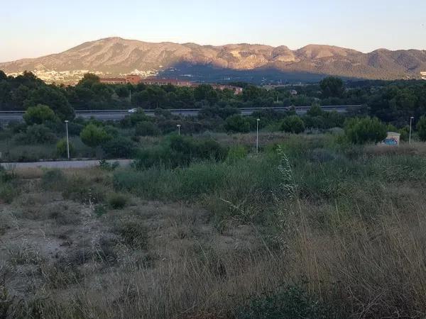 Terreno en calle Tossal de Riera