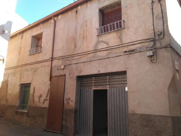 Chalet adosado en calle Cantones