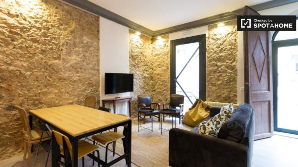 Acogedor estudio sobre jardín con baño en Gracia Co-Living