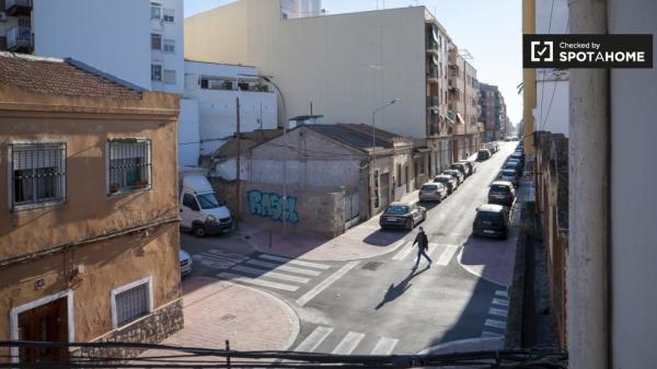 Estudio en alquiler en Burjassot, Valencia.