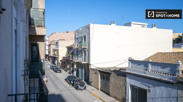 Estudio en alquiler en Burjassot, Valencia.