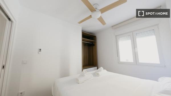 Apartamento completo de 2 dormitorios en Málaga