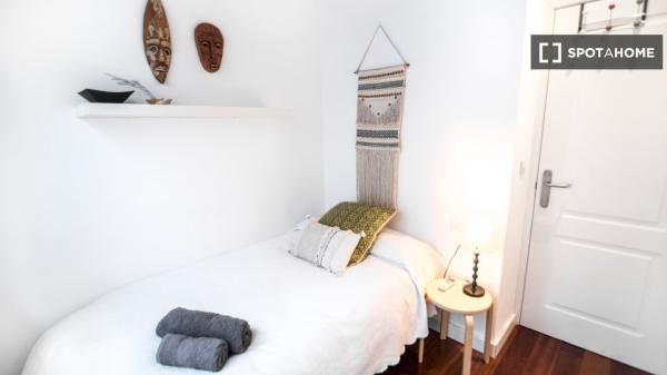 Apartamento completo de 2 dormitorios en Granada