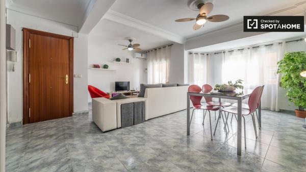 Elegante apartamento de 3 camas en alquiler en Jesús, Valencia