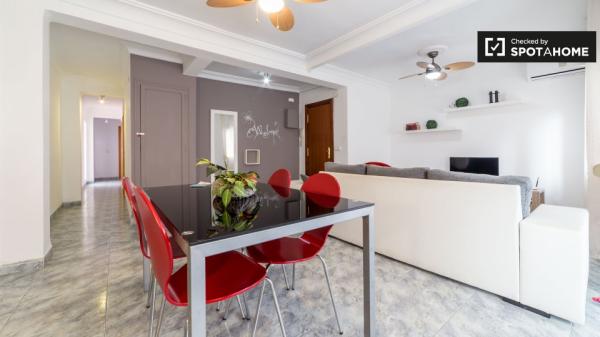 Elegante apartamento de 3 camas en alquiler en Jesús, Valencia