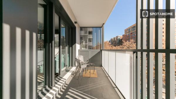 Moderno apartamento amueblado con dos terrazas y piscina comunitaria en Barcelona