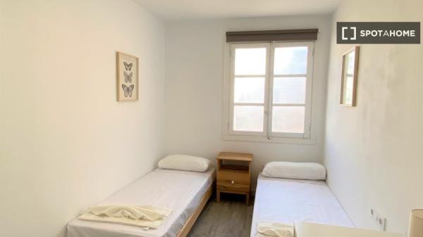 Piso de 3 habitaciones en alquiler en València