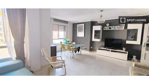 Apartamento entero de 4 habitaciones en Sevilla