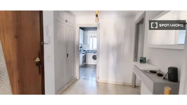 Apartamento entero de 4 habitaciones en Sevilla