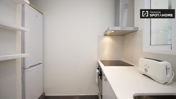 Apartamento de 3 dormitorios en alquiler en Barri Gòtic, Barcelona