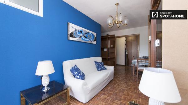 Acogedora habitación en alquiler, apartamento de 5 dormitorios, Alcalá de Henares.